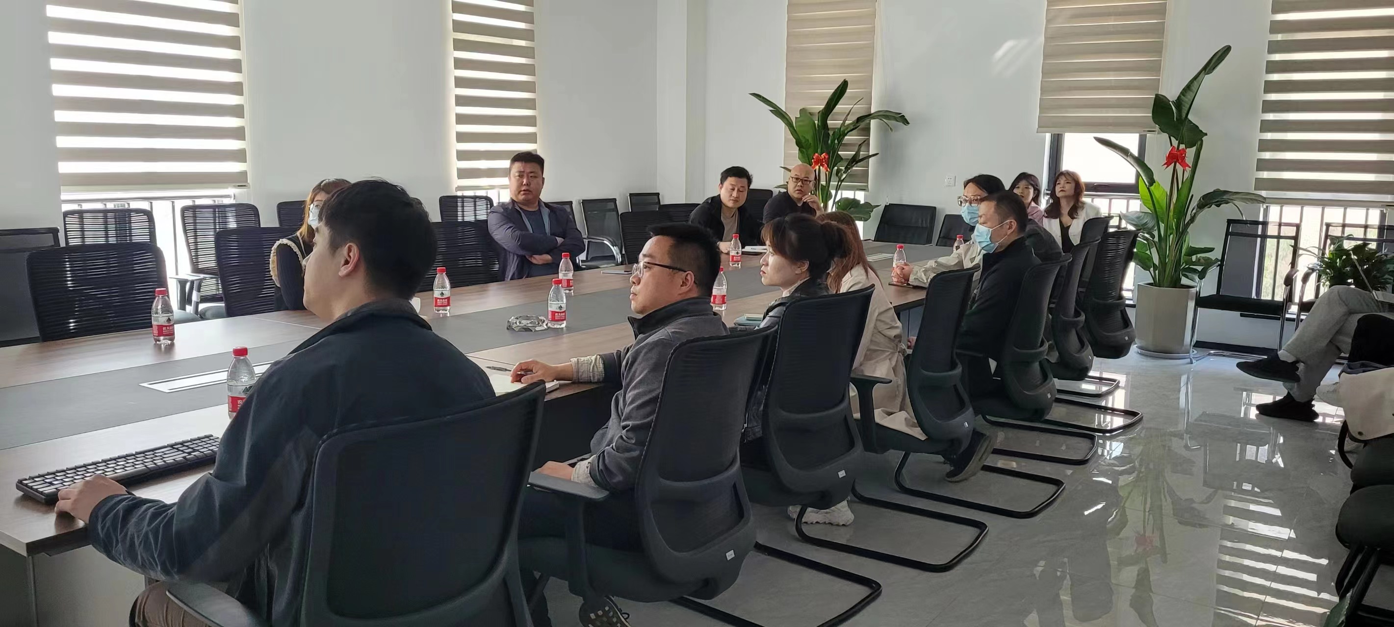 �؄�(chu��ng  )ԭ�����������v��(hu�� )